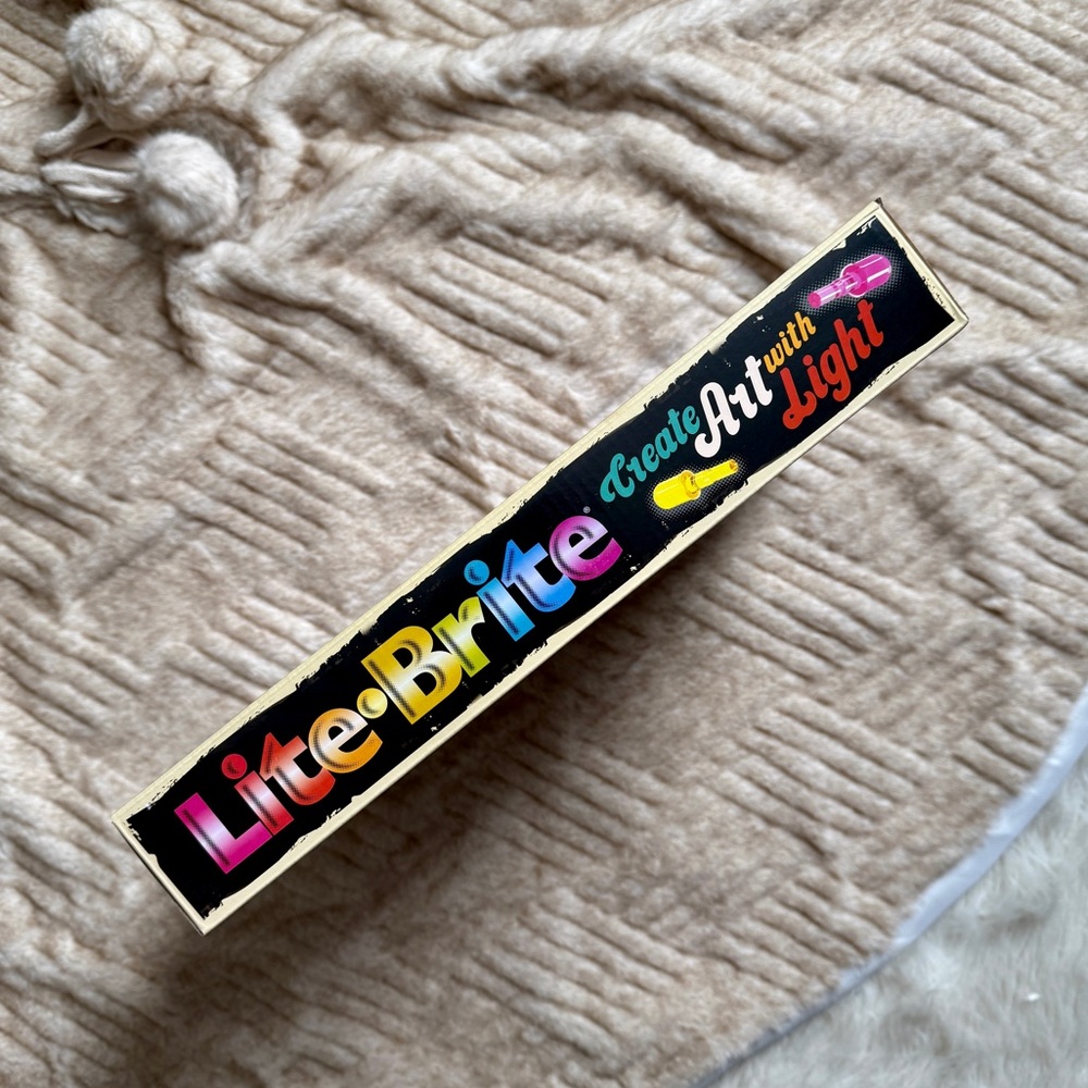• Hasbro • Lite•Brite - Picture 9 of 9